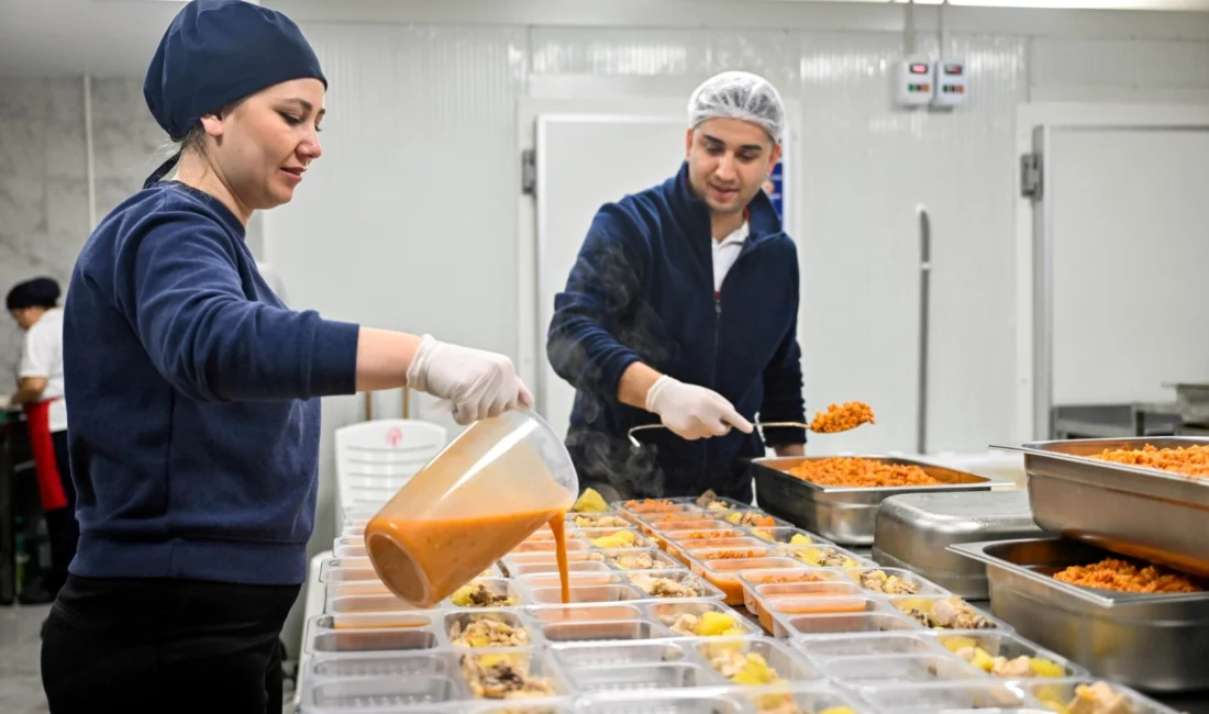 İzmir Bornova Belediyesi Ramazan Ayı hazırlıklarını tamamladı. Sosyal belediyeciliği temel