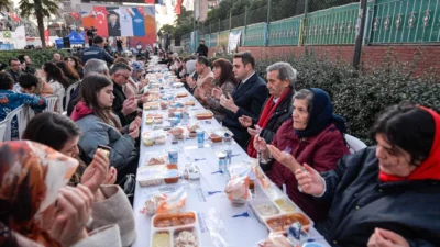 İzmir Büyükşehir Belediyesi’nin ramazan ayı boyunca kentin dört bir yanında