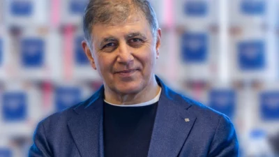 İzmir Büyükşehir Belediyesi, ramazan öncesi ihtiyaç sahibi emeklileri unutmadı. Alışveriş