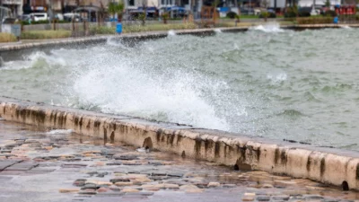 Ege’yi etkisi altına alan düşük basınç sistemi ve güneyli rüzgâr,