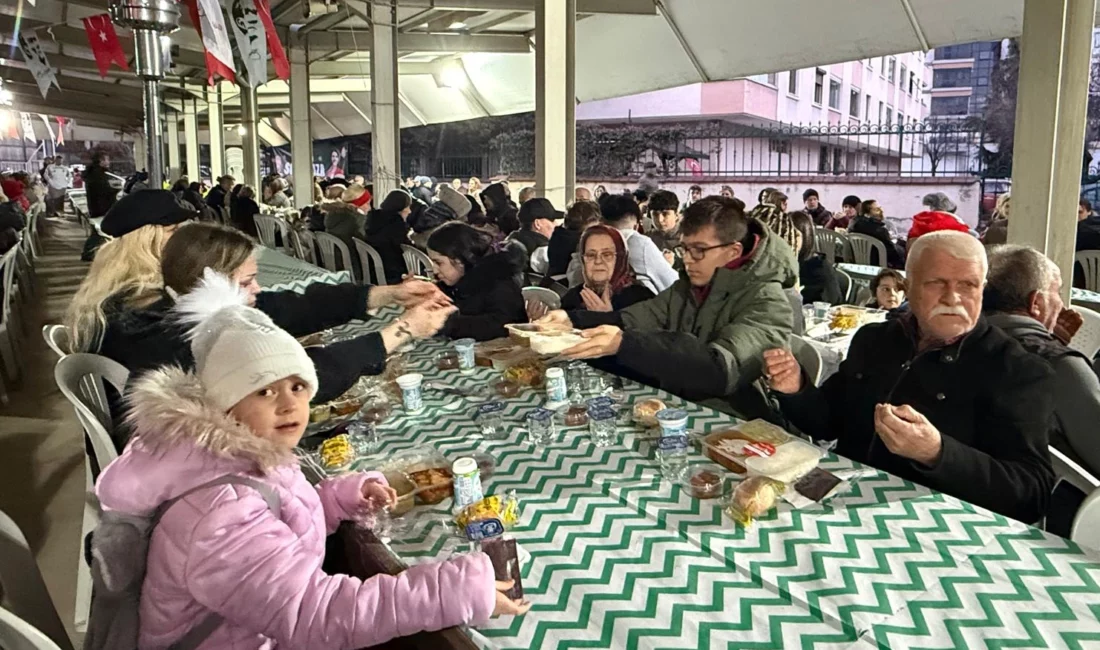 İzmit Belediyesi, Ramazan ayının paylaşma ve dayanışma ruhunu yaşattığı halk