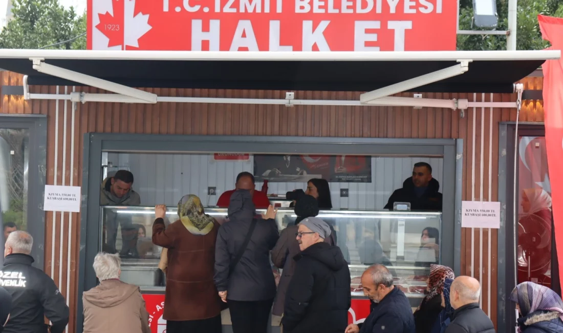 Kocaeli'de İzmit Belediyesi Halk Et Mobil Aracı, Ramazan ayının ilk