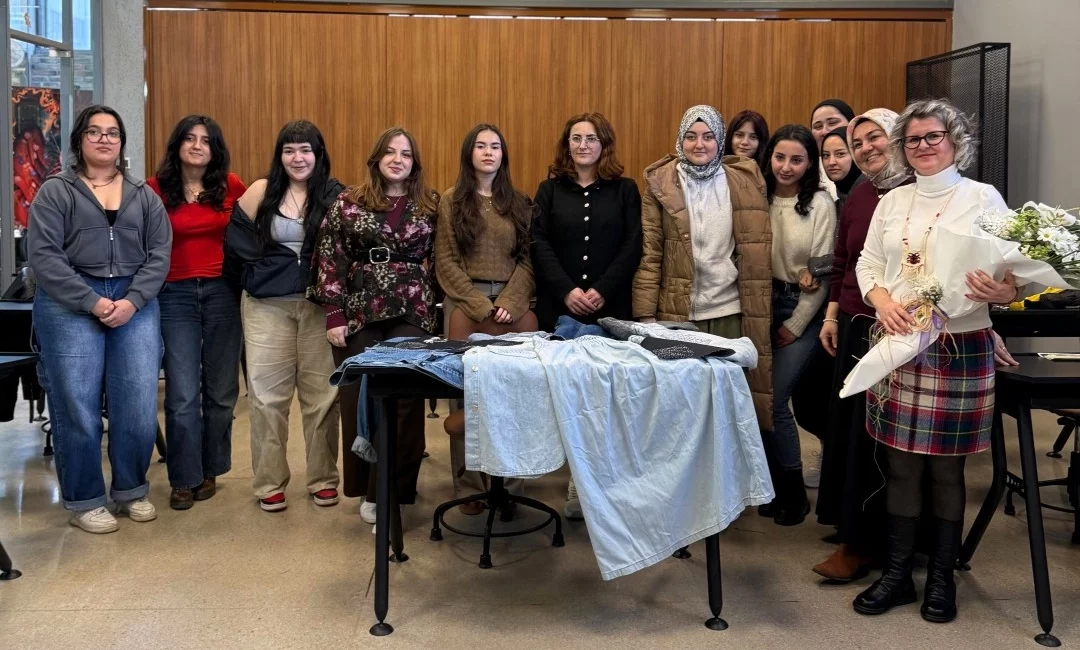 Kocaeli Üniversitesi Hereke Asım Kocabıyık MYO Tekstil Teknolojisi Programı öğrencileri,