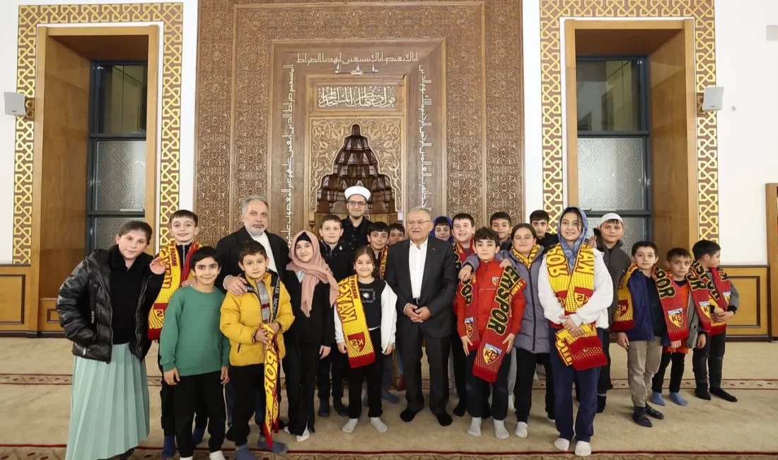 Kayseri Büyükşehir Belediye Başkanı Dr. Memduh Büyükkılıç, İl Jandarma Komutanlığı