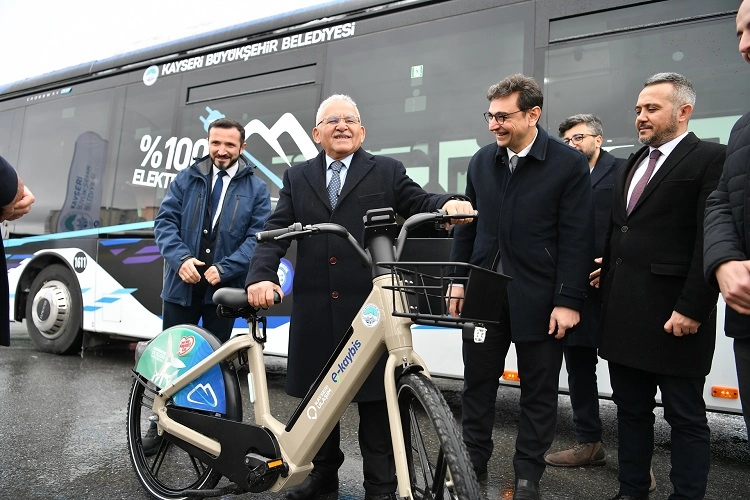 Kayseri Büyükşehir Belediye Başkanı Dr. Memduh Büyükkılıç, Büyükşehir bünyesindeki temiz