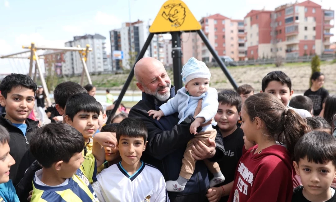 Kayseri Kocasinan Belediyesi Park ve Bahçeler Müdürlüğüne bağlı ekipler, ilçe