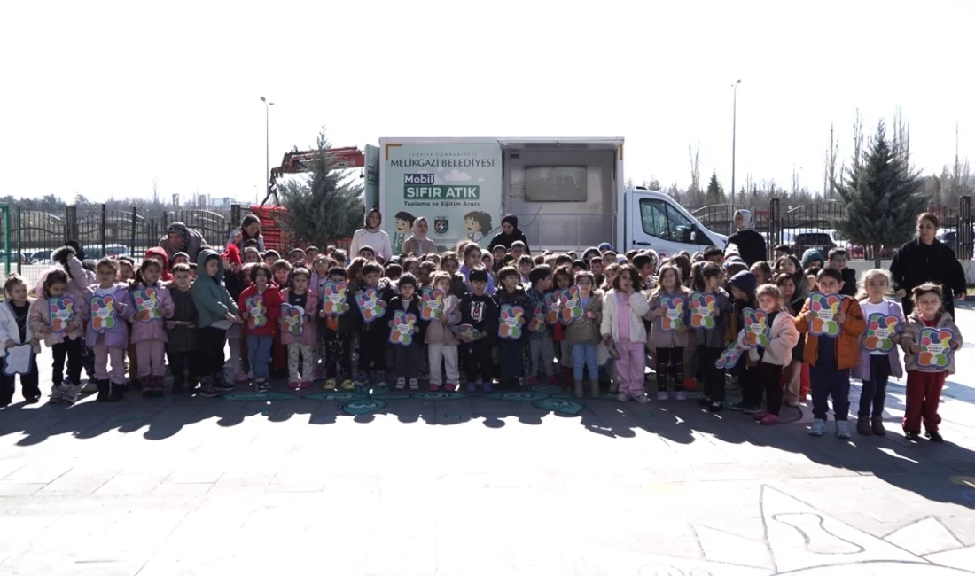 “Mobil Sıfır Atık Toplama ve Eğitim Aracı” ile okullarda eğitim