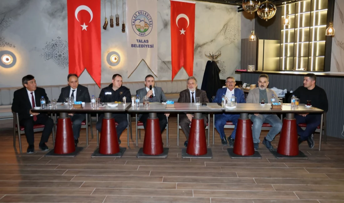 Kayseri Talas’ta her ay düzenli olarak gerçekleştirilen muhtarlar toplantısı bu