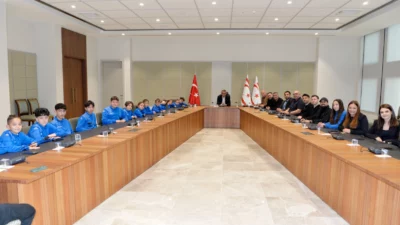 Cumhurbaşkanı Tufan Erhürman, Perçinci Futbol Okulu Kurucusu Emre Perçinci ve