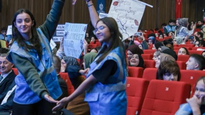 Kocaeli Büyükşehir Belediyesi tarafından düzenlenen İyilik Kılavuzu Yarışması başladı. Katılımcı