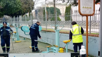 Kocaeli Büyükşehir Belediyesi, kent genelindeki park ve yeşil alanlarda vatandaşların