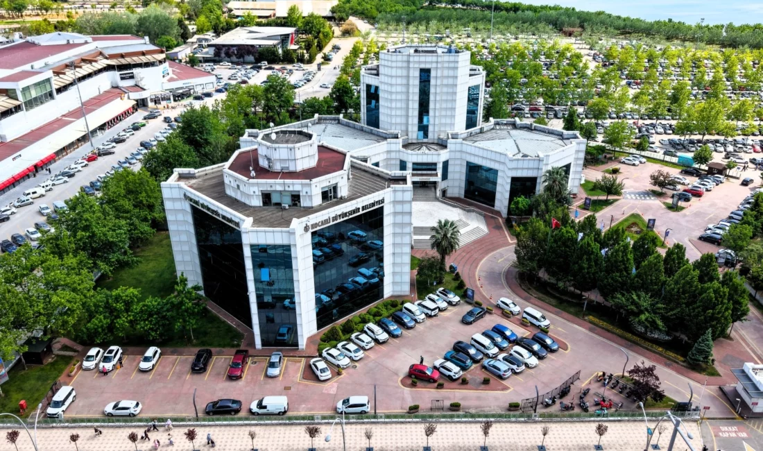 Kocaeli Büyükşehir Belediyesi’nin 2025-2026 eğitim öğretim yılı kapsamında yürüttüğü eğitim bursu programında