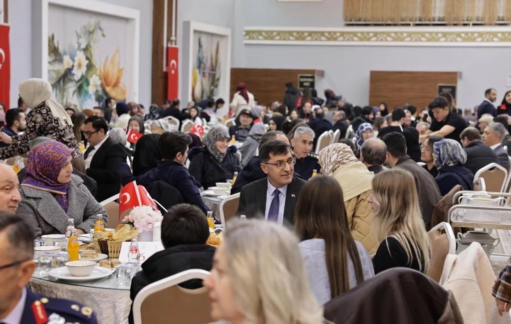 Kütahya’da Ramazan ayının ilk iftarı, şehit aileleri ve gaziler onuruna