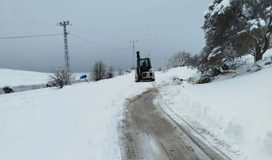 Malatya Büyükşehir Belediyesi ekipleri, il genelinde etkisini sürdüren kar yağışına