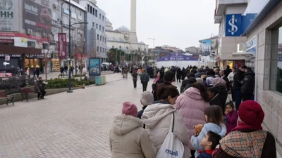 İstanbul'da Maltepe Cumhuriyet Meydanı Ramazan ayının üçüncü gününde de birlik