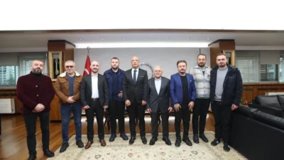 Kayseri Büyükşehir Belediye Başkanı Dr. Memduh Büyükkılıç, makamında gerçekleşen bir