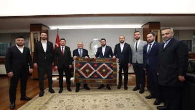 Kayseri Büyükşehir Belediye Başkanı Dr. Memduh Büyükkılıç, Türkiye Gençlik Vakfı