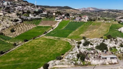 Mersin Büyükşehir Belediyesi’nin kırsal kalkınmayı önceleyen örnek projeleri, üreticinin yüzünü