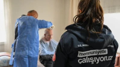 Mersin Büyükşehir Belediyesi, Sağlık İşleri Dairesi Başkanlığı koordinesinde yürüttüğü ‘Evde Sağlık