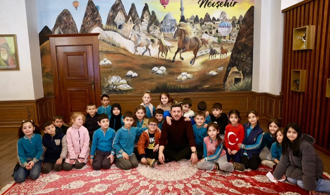 Kaymaklı İlköğretim Okulu 2. Sınıf öğrencileri Nevşehir Belediye Başkanı Rasim