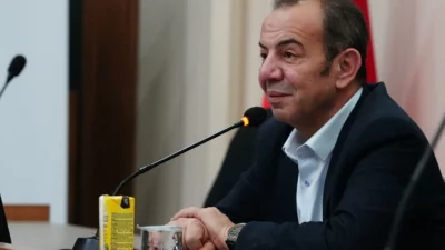 CHP'li Bolu Belediye Başkanı Tanju Özcan gözaltına alındığını duyurdu.