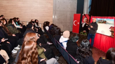 Ramazan’ın manevi ruhunu kültürle harmanlayan Osmangazi Belediyesi, Karagöz ve Hacivat’ın