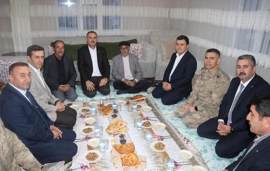 Ağrı Valisi Önder Bozkurt, Ramazan ayı kapsamında Patnos ilçesine bağlı