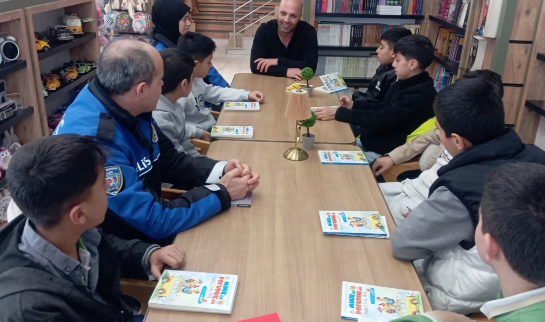 Van’da Emniyet Müdürlüğü’nün yürüttüğü kitap tahlili programı kapsamında yazar Yetkin