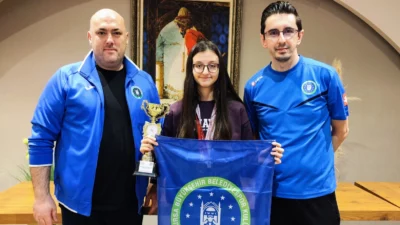 Bursa Büyükşehir Belediyespor, Yalova’da düzenlenen 9. Geleneksel Yürüyen Köşk Satranç