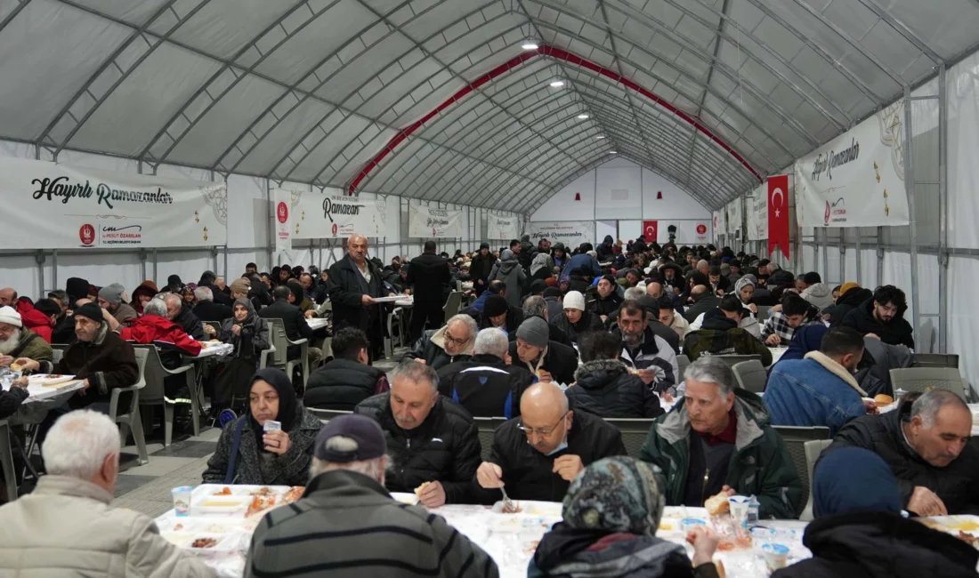 Keçiören Belediyesi, 18 ayrı noktada kurduğu iftar sofraları ve dağıttığı