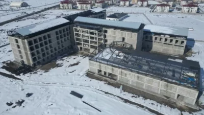 Ağrı Valiliği tarafından yapımı devam eden 270 yataklı Kadın Doğum