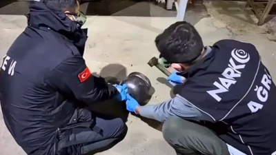 Ağrı İl Emniyet Müdürlüğü ekiplerinin yürüttüğü uyuşturucu operasyonunda, İran’dan ülkeye