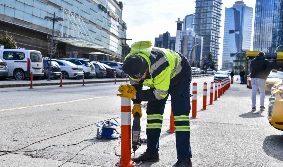 Ankara Büyükşehir Belediyesi alışveriş merkezlerinin giriş ve çıkışlarındaki trafik yoğunluğunu