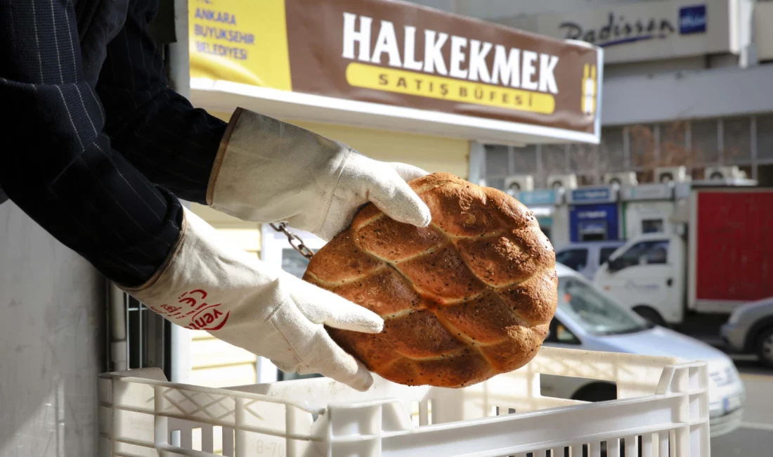 Ankara Büyükşehir Belediyesi Halk Ekmek’in mobil fırın uygulamasıyla yerinde üretilen