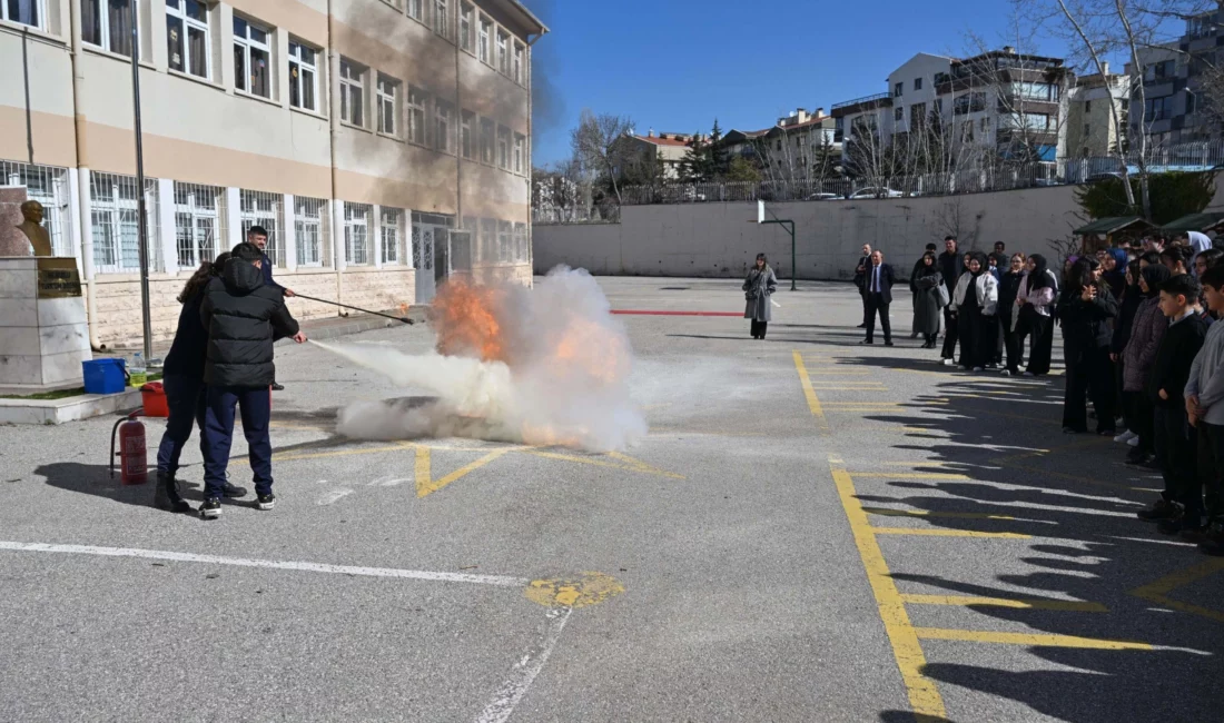 Ankara Büyükşehir Belediyesi (ABB), 1–7 Mart Deprem Haftası kapsamında öğrencilere