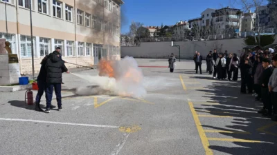 Ankara Büyükşehir Belediyesi (ABB), 1–7 Mart Deprem Haftası kapsamında öğrencilere