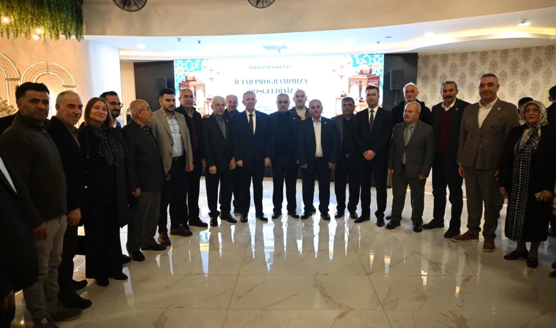 Ankara Büyükşehir Belediye Başkanı Mansur Yavaş, Pursaklarlı vatandaşlarla iftar sofrasında