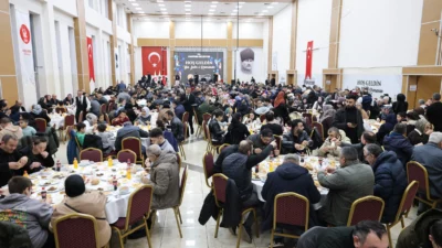 Ankara'da Keçiören Belediye Başkanı Dr. Mesut Özarslan, Mevlana Kültür Merkezi’nde düzenlenen