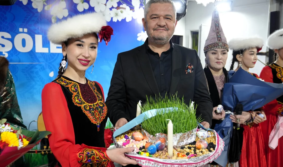 Ankara'da Keçiören Belediyesi ve TÜRKSOY iş birliğiyle Kalaba Kent Meydanı’nda