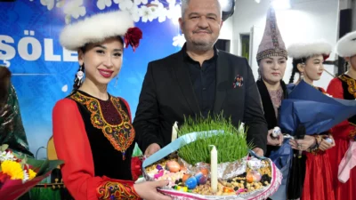 Ankara'da Keçiören Belediyesi ve TÜRKSOY iş birliğiyle Kalaba Kent Meydanı’nda