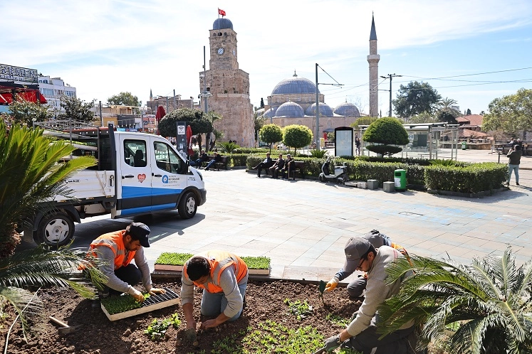 Antalya Büyükşehir Belediyesi, Antalya’yı baharın renkleriyle buluşturmaya hazırlanıyor. Belediyenin kendi