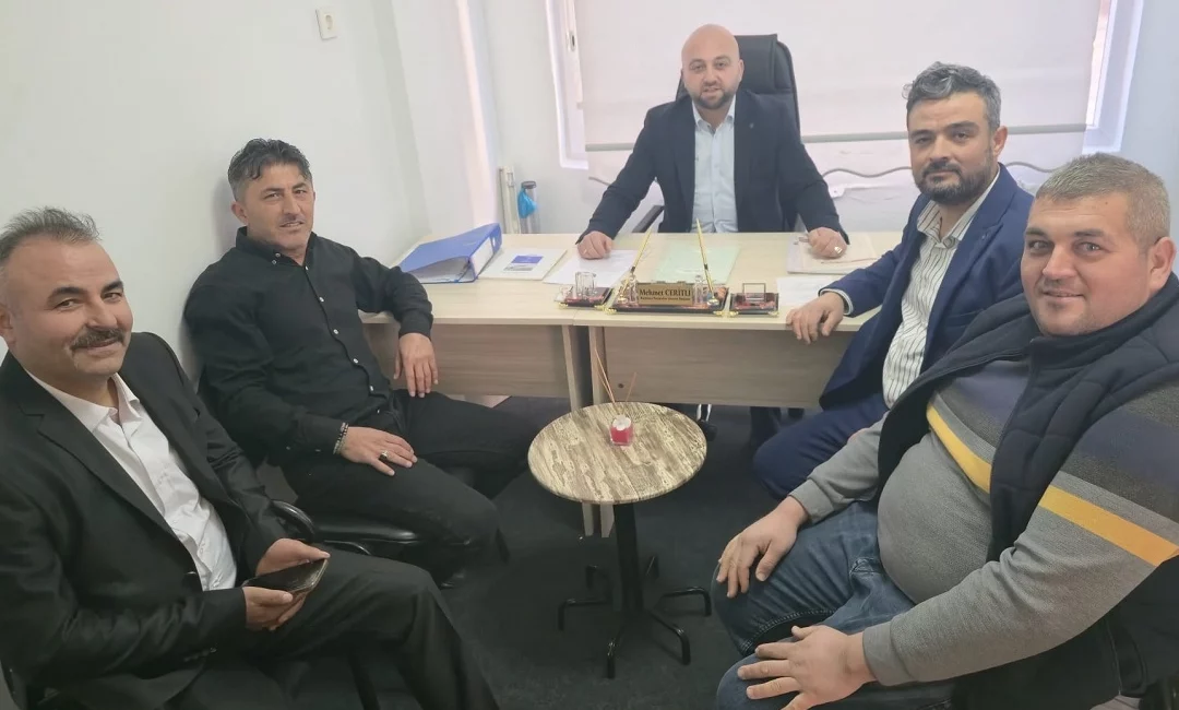 Antalya’nın Kumluca ilçesinde pazarcı esnafının dayanışmasını güçlendirmek amacıyla Kumluca Pazarcıları