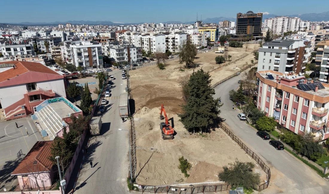 Antalya Muratpaşa Belediyesi, Antalya’da Çaybaşı Mahallesi 1359–1365 sokak kesişiminde yer