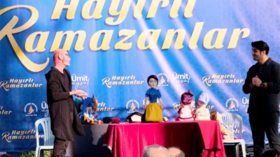 Antalya’da Muratpaşa Belediyesi’nin Ramazan ayı dolayısıyla kurduğu Ramazan Çarşısı’nda etkinlikler