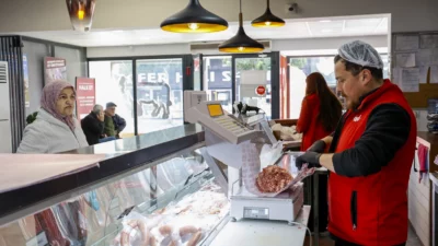 Antalya Büyükşehir Belediyesi’nin yerelden kalkınma projeleri kapsamında başlattığı Halk Et