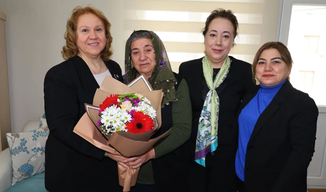 Artvin Valisi Turan Ergün ve eşi Hülya Ergün, 8 Mart