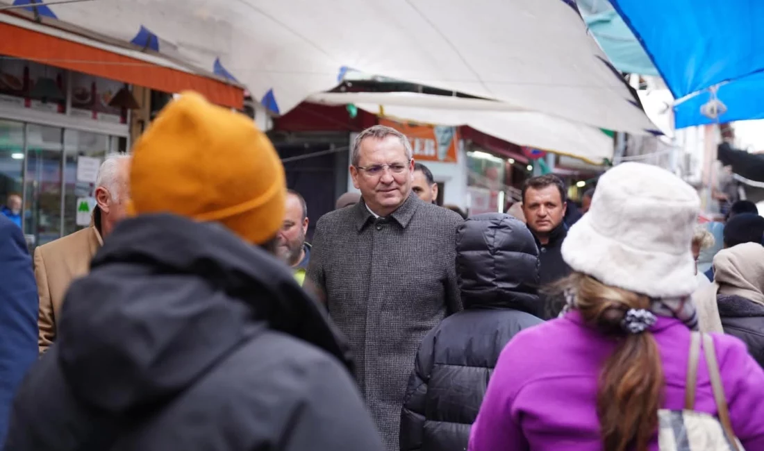 Balıkesir'de Ayvalık Belediye Başkanı Mesut Ergin, Ramazan Bayramı dolayısıyla kent