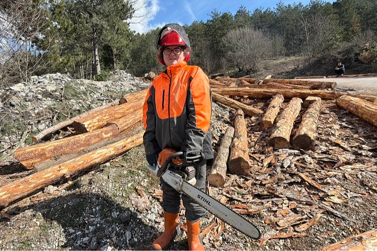 Düzce’nin Yığılca ilçesinde yaşayan 27 yaşındaki Ayşegül Köse, babasının ormanda