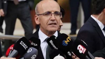 Hazine ve Maliye Bakanı Mehmet Şimşek, küresel belirsizlikler ve enerji
