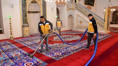 Balıkesir Büyükşehir Belediyesi, yaklaşan Ramazan Bayramı arifesinde il genelinde temizlik